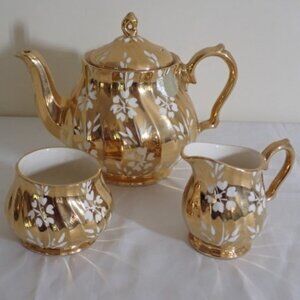 Vintage Sadler gold gilt tea set
